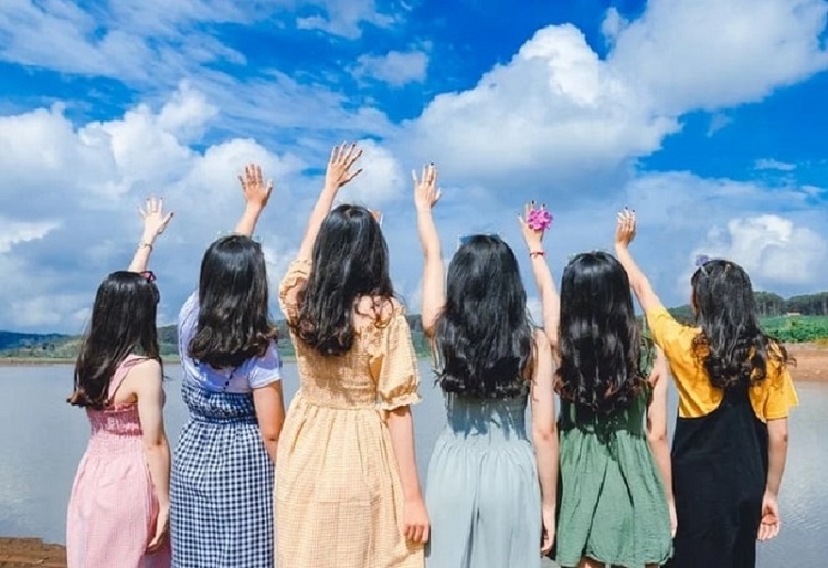 Nằm mơ thấy bạn học cũ – Điềm báo, con số may mắn lô đề 9 Mơ thấy bạn học cũ đánh số nào may mắn?